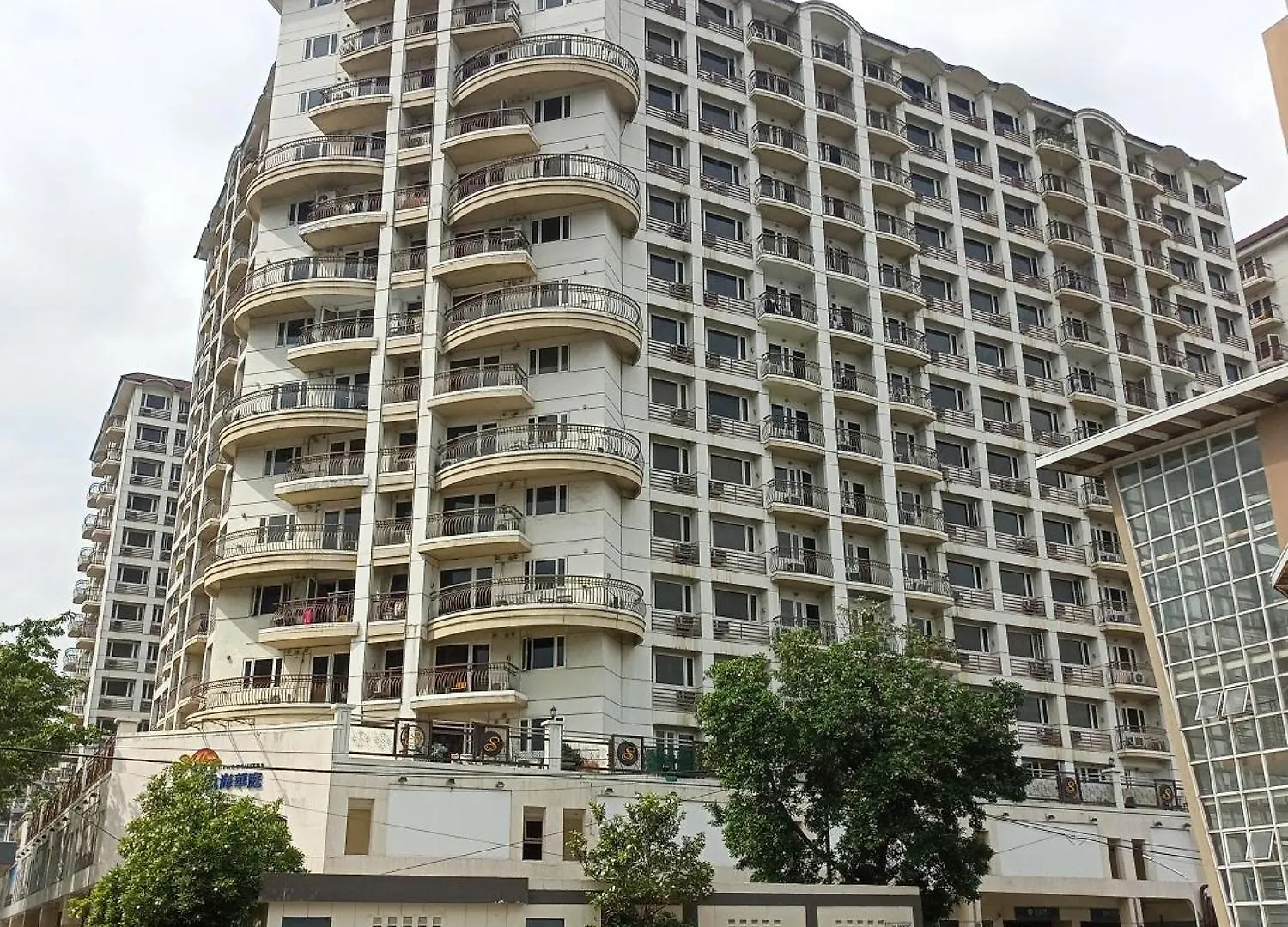 Apartment Condo Near Moa And Naia At Solemare Parksuites Manila