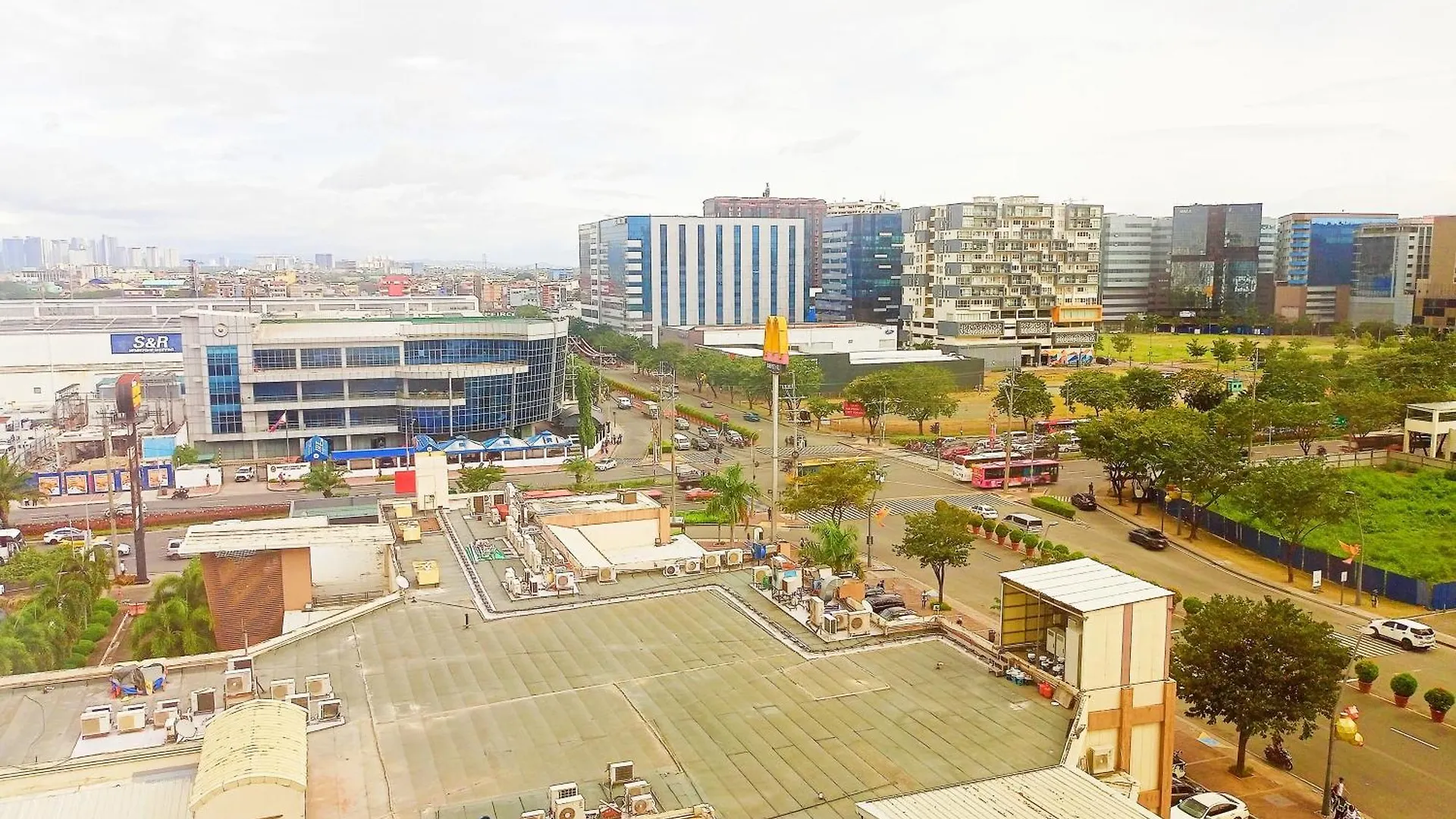 Condo Near Moa And Naia At Solemare Parksuites Manila Apartment