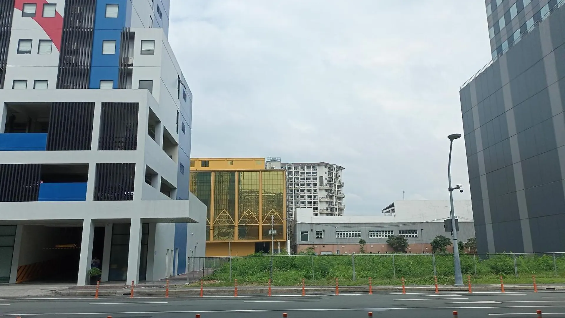 Apartment Condo Near Moa And Naia At Solemare Parksuites Manila