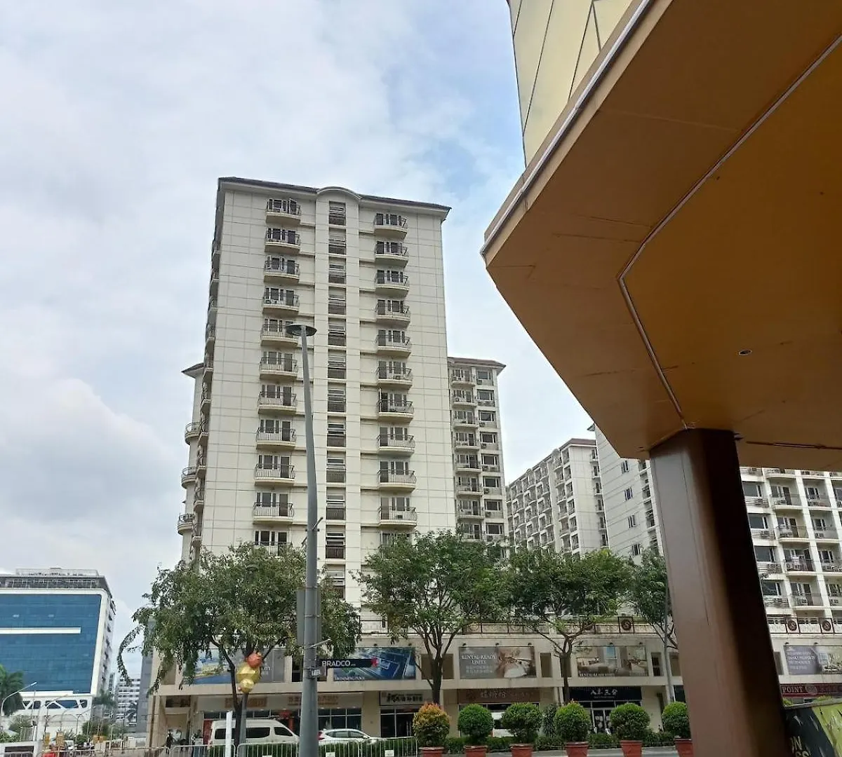 Apartment Condo Near Moa And Naia At Solemare Parksuites Manila Philippines